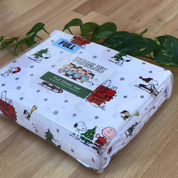 Snoopy Collectible Berkshire Peanuts Holiday Season Full Sized Sheet Set - Picture 2 of 12